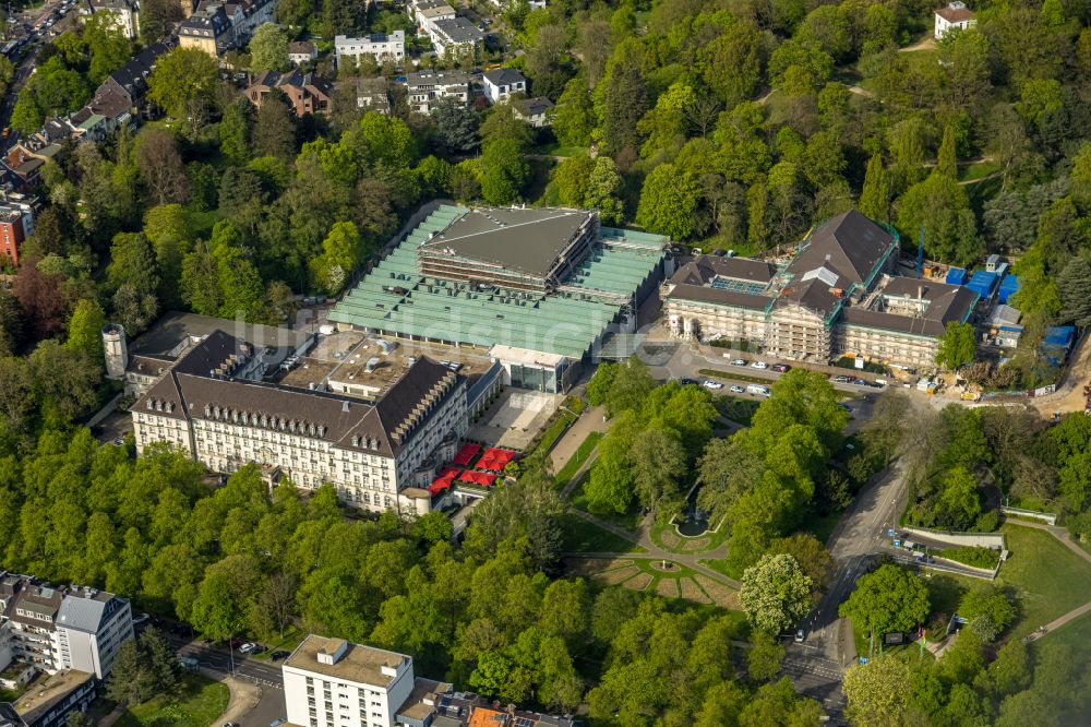 Aachen von oben - Veranstaltungshalle Eurogress Aachen am Kurgarten in Aachen im Bundesland Nordrhein-Westfalen, Deutschland