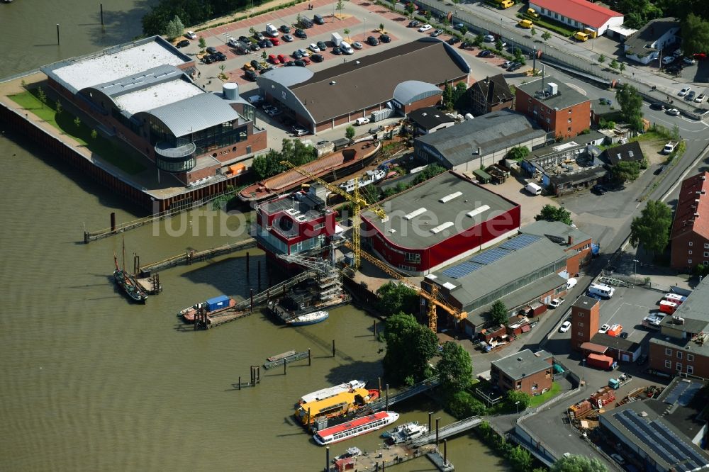 Hamburg von oben - Veranstaltungshalle Fleet 3 Traumloft am Köhlfleet-Hauptdeich in Hamburg, Deutschland