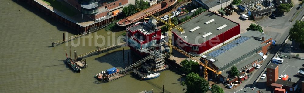 Hamburg aus der Vogelperspektive: Veranstaltungshalle Fleet 3 Traumloft am Köhlfleet-Hauptdeich in Hamburg, Deutschland