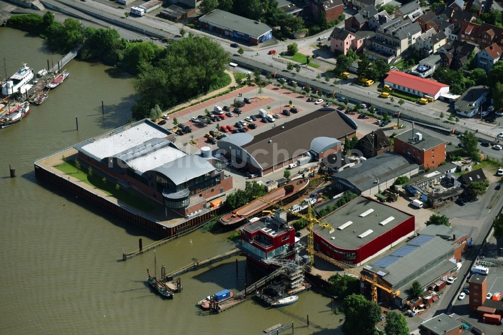 Luftaufnahme Hamburg - Veranstaltungshalle Fleet 3 Traumloft am Köhlfleet-Hauptdeich in Hamburg, Deutschland