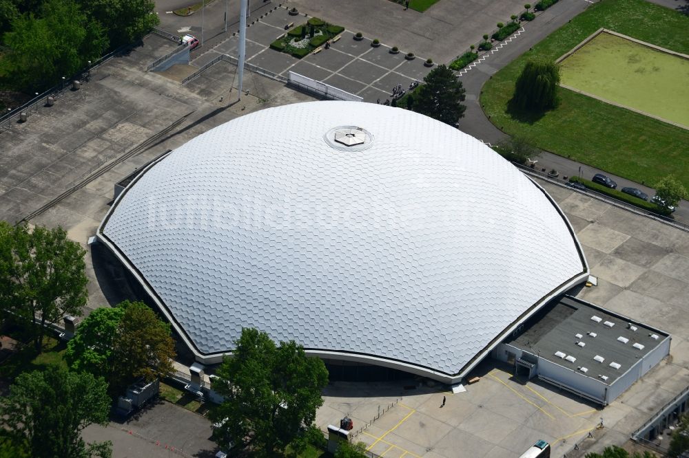 Frankfurt am Main aus der Vogelperspektive: Veranstaltungshalle in Frankfurt am Main im Bundesland Hessen