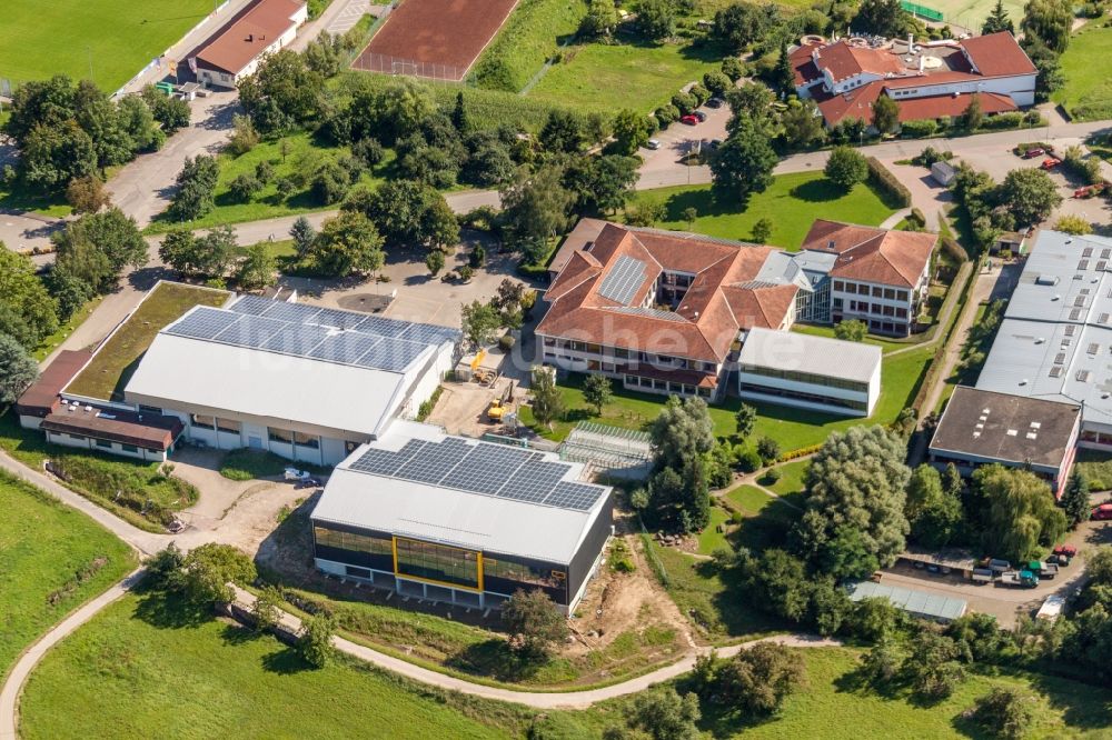 Sinzheim von oben - Veranstaltungshalle Fremersberghalle in Sinzheim im Bundesland Baden-Württemberg, Deutschland