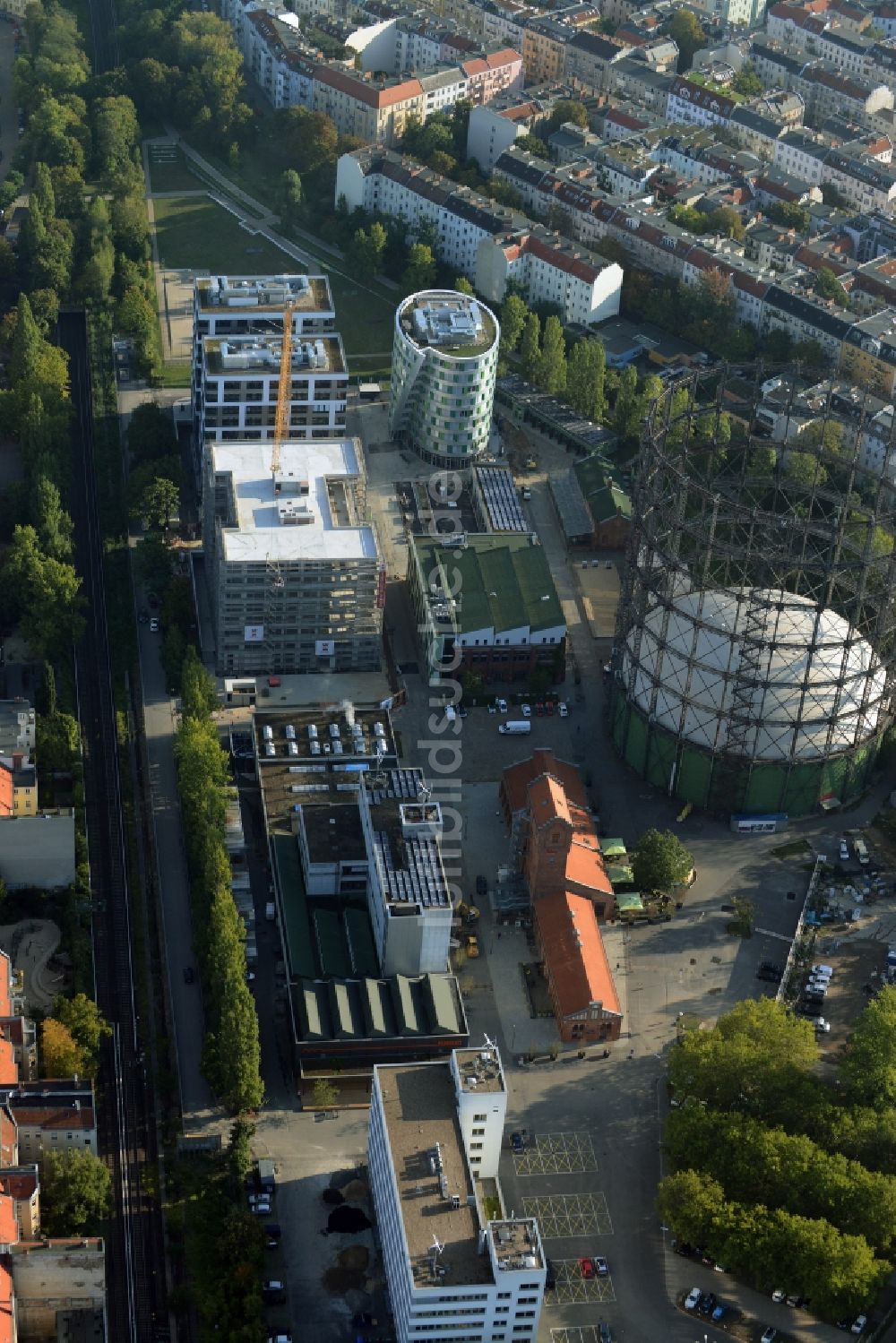 Berlin von oben - Veranstaltungshalle Gasometer Schöneberg in Berlin