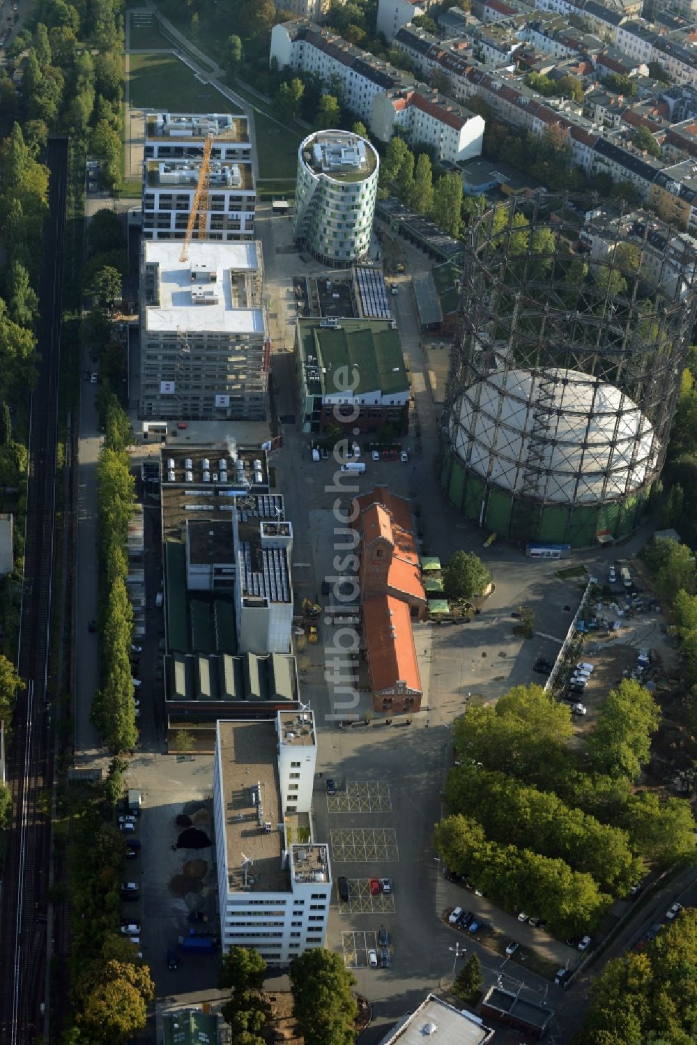 Berlin aus der Vogelperspektive: Veranstaltungshalle Gasometer Schöneberg in Berlin