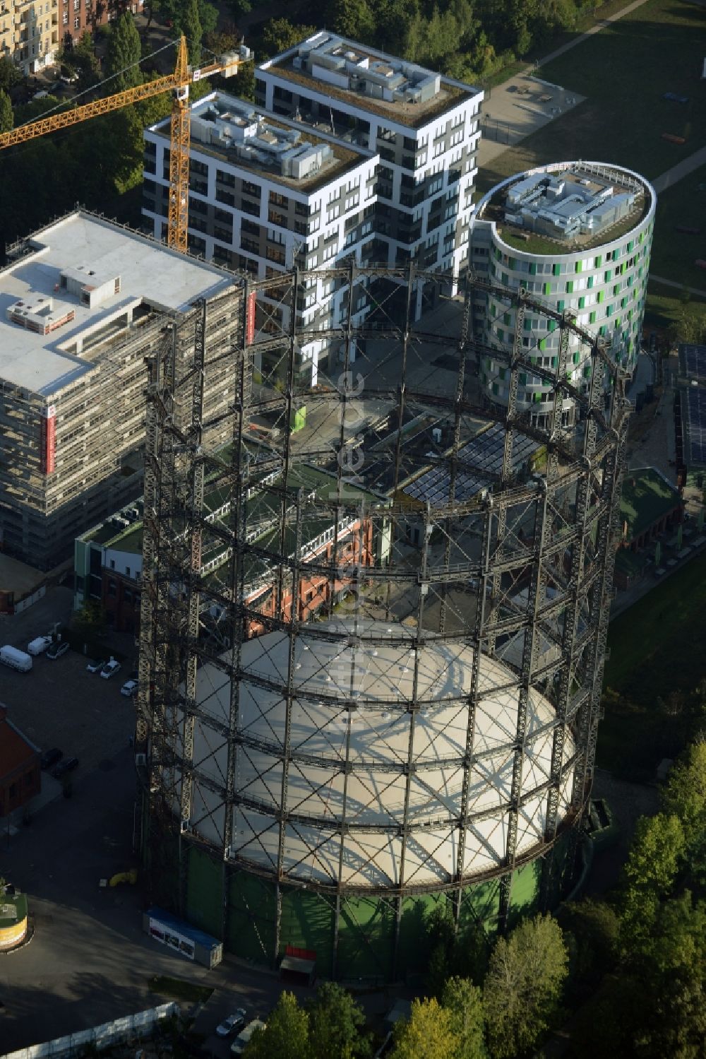 Berlin aus der Vogelperspektive: Veranstaltungshalle Gasometer Schöneberg in Berlin