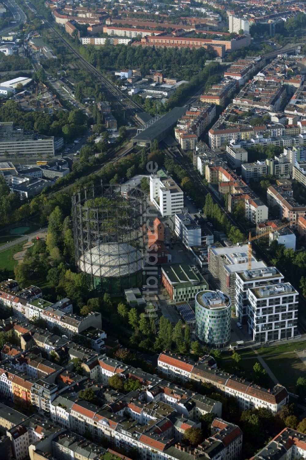 Luftaufnahme Berlin - Veranstaltungshalle Gasometer Schöneberg in Berlin