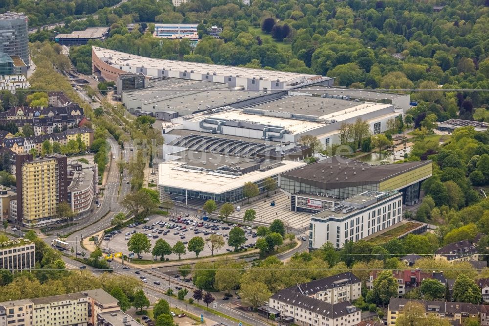 Essen von oben - Veranstaltungshalle Grugahalle im Ortsteil Rüttenscheid in Essen im Bundesland Nordrhein-Westfalen, Deutschland