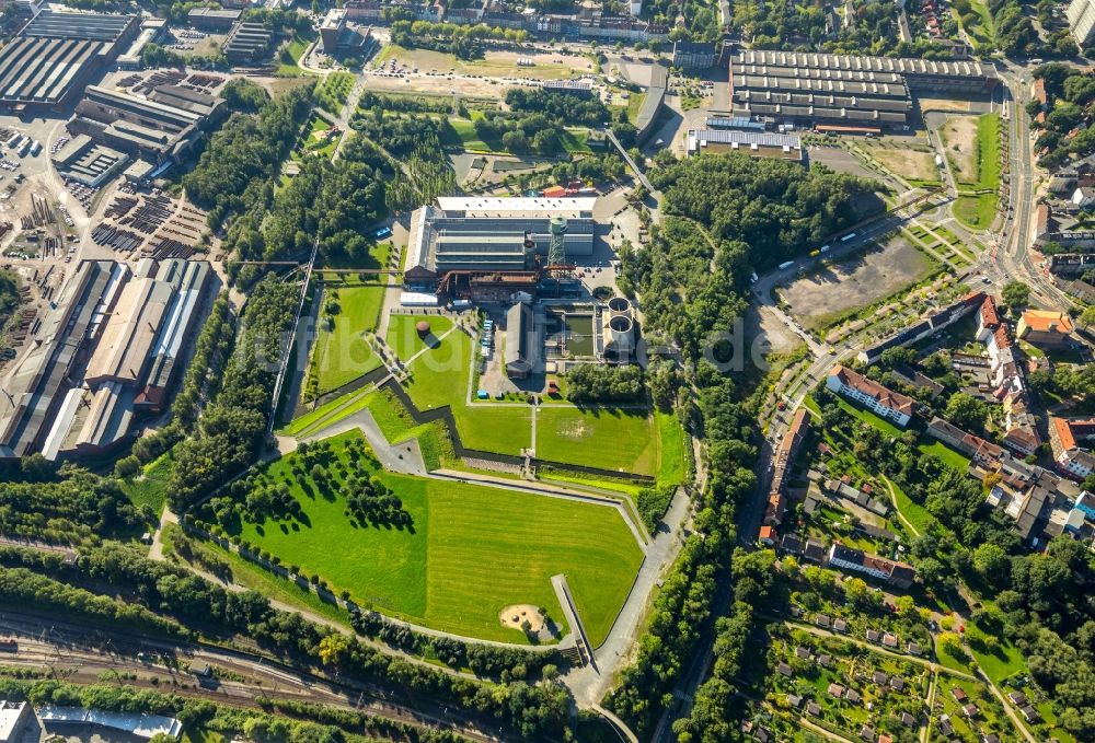 Bochum von oben - Veranstaltungshalle der Jahrhunderthalle Bochum in Bochum im Bundesland Nordrhein-Westfalen