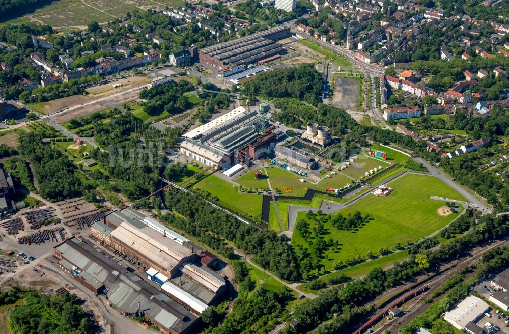 Bochum aus der Vogelperspektive: Veranstaltungshalle Jahrhunderthalle in Bochum im Bundesland Nordrhein-Westfalen