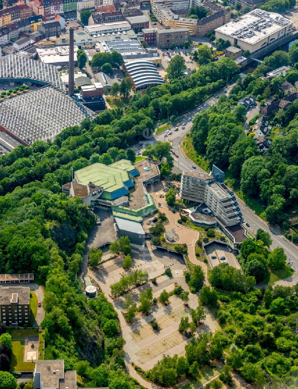 Hagen aus der Vogelperspektive: Veranstaltungshalle der KONGRESS- und EVENTPARK STADTHALLE HAGEN GmbH am Wasserloses Tal in Hagen im Bundesland Nordrhein-Westfalen, Deutschland