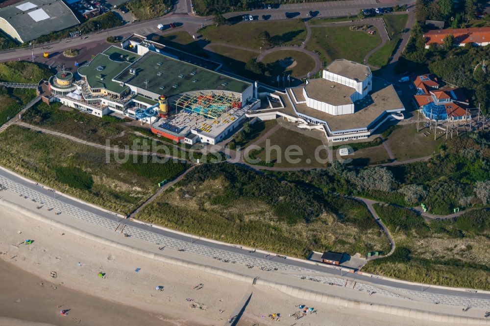 Luftbild Borkum - Veranstaltungshalle auf der Kulturinsel in Borkum im Bundesland Niedersachsen, Deutschland