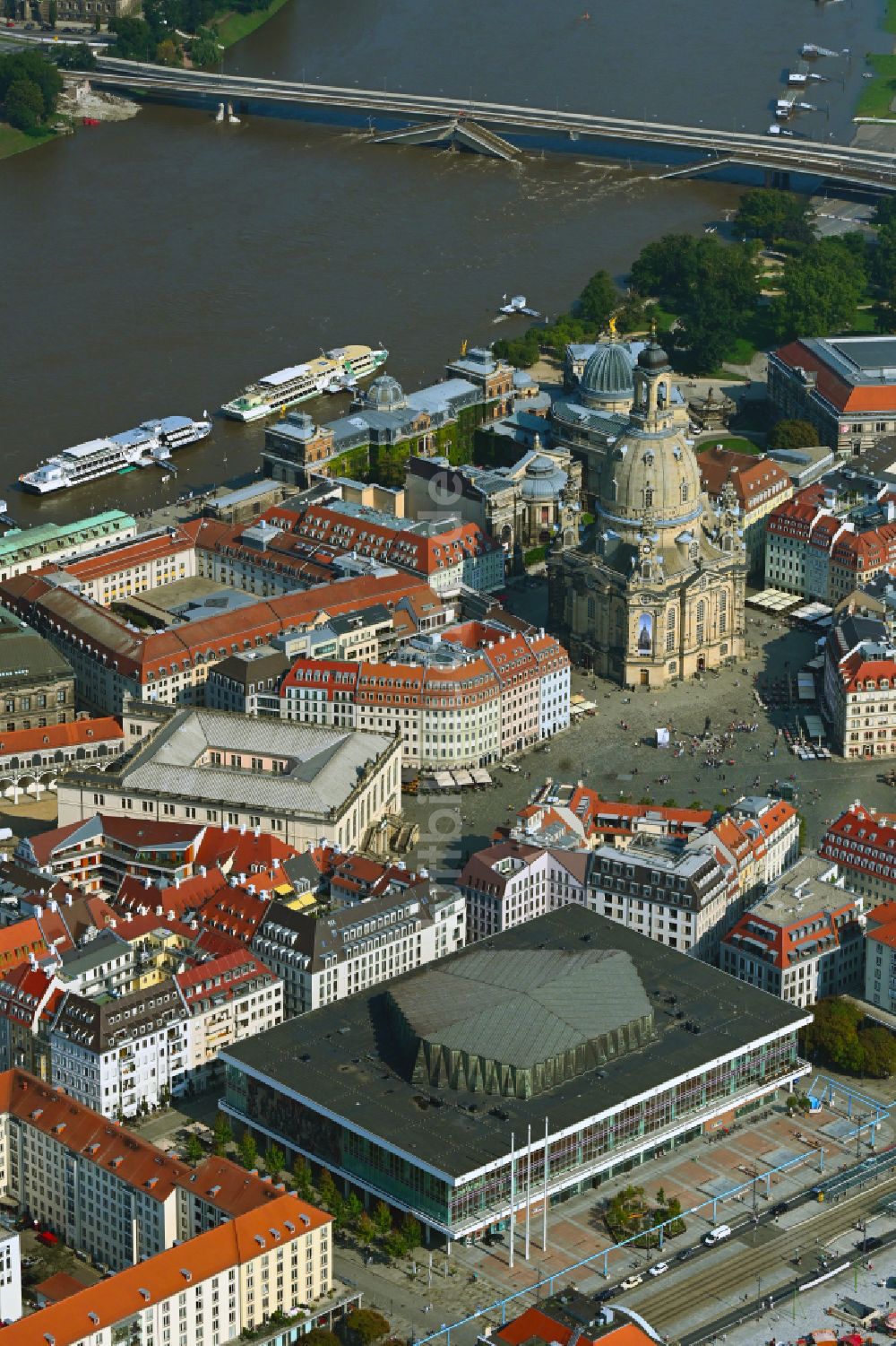 Dresden aus der Vogelperspektive: Veranstaltungshalle Kulturpalast in Dresden im Bundesland Sachsen, Deutschland