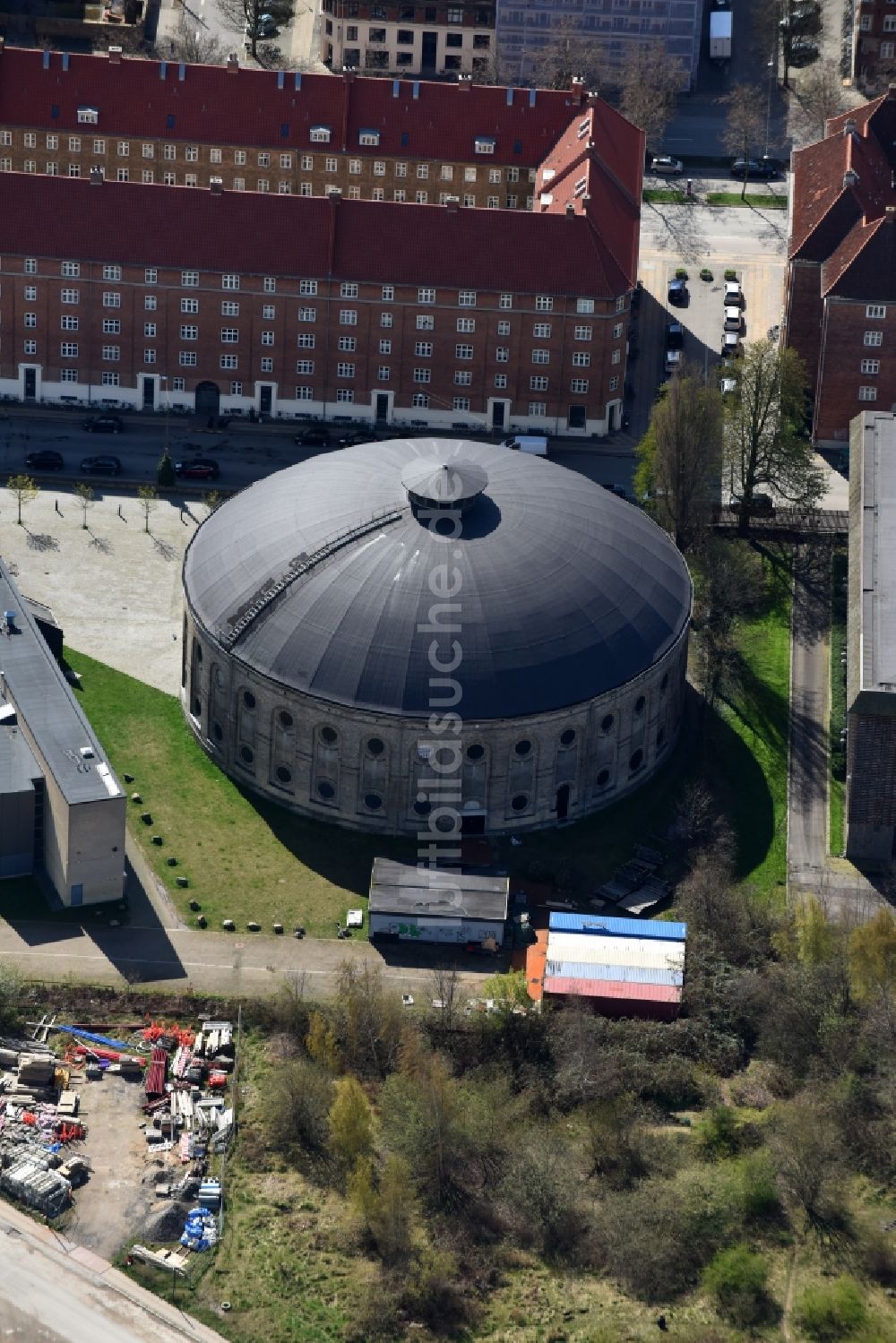 Kopenhagen von oben - Veranstaltungshalle Ostre Gasvaerk Teater in Kopenhagen in Dänemark