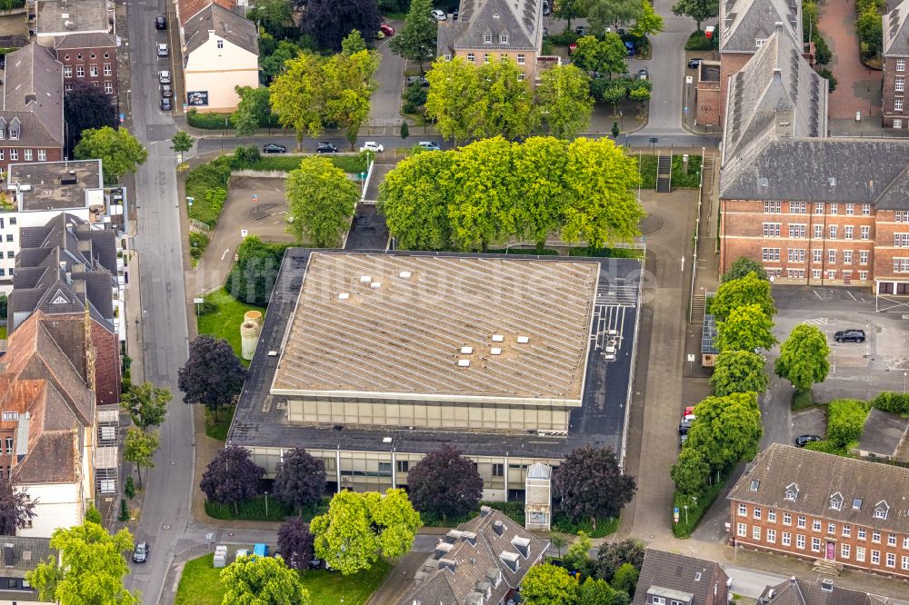 Bottrop aus der Vogelperspektive: Veranstaltungshalle Saalbau in Bottrop im Bundesland Nordrhein-Westfalen