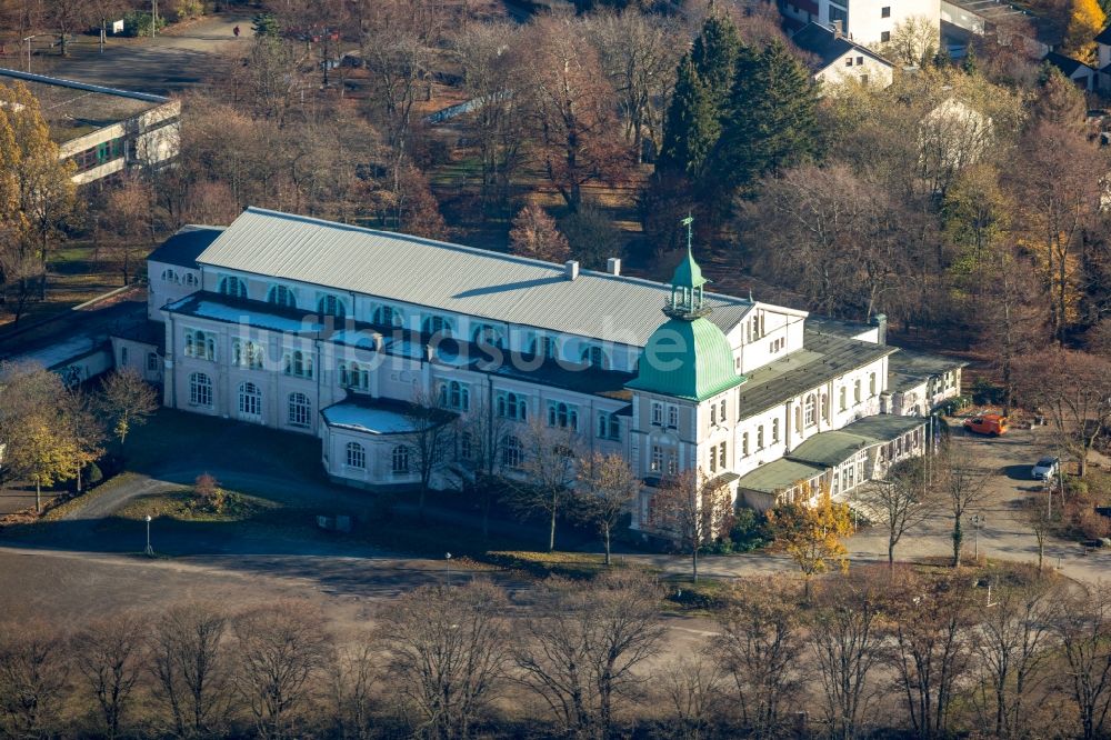 Luftaufnahme Lüdenscheid - Veranstaltungshalle Schützenhalle in Lüdenscheid im Bundesland Nordrhein-Westfalen, Deutschland