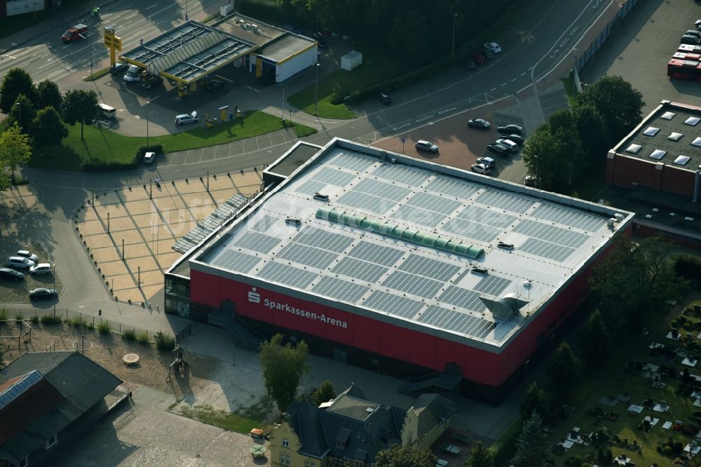 Aurich aus der Vogelperspektive: Veranstaltungshalle Sparkassen-Arena in Aurich im Bundesland Niedersachsen