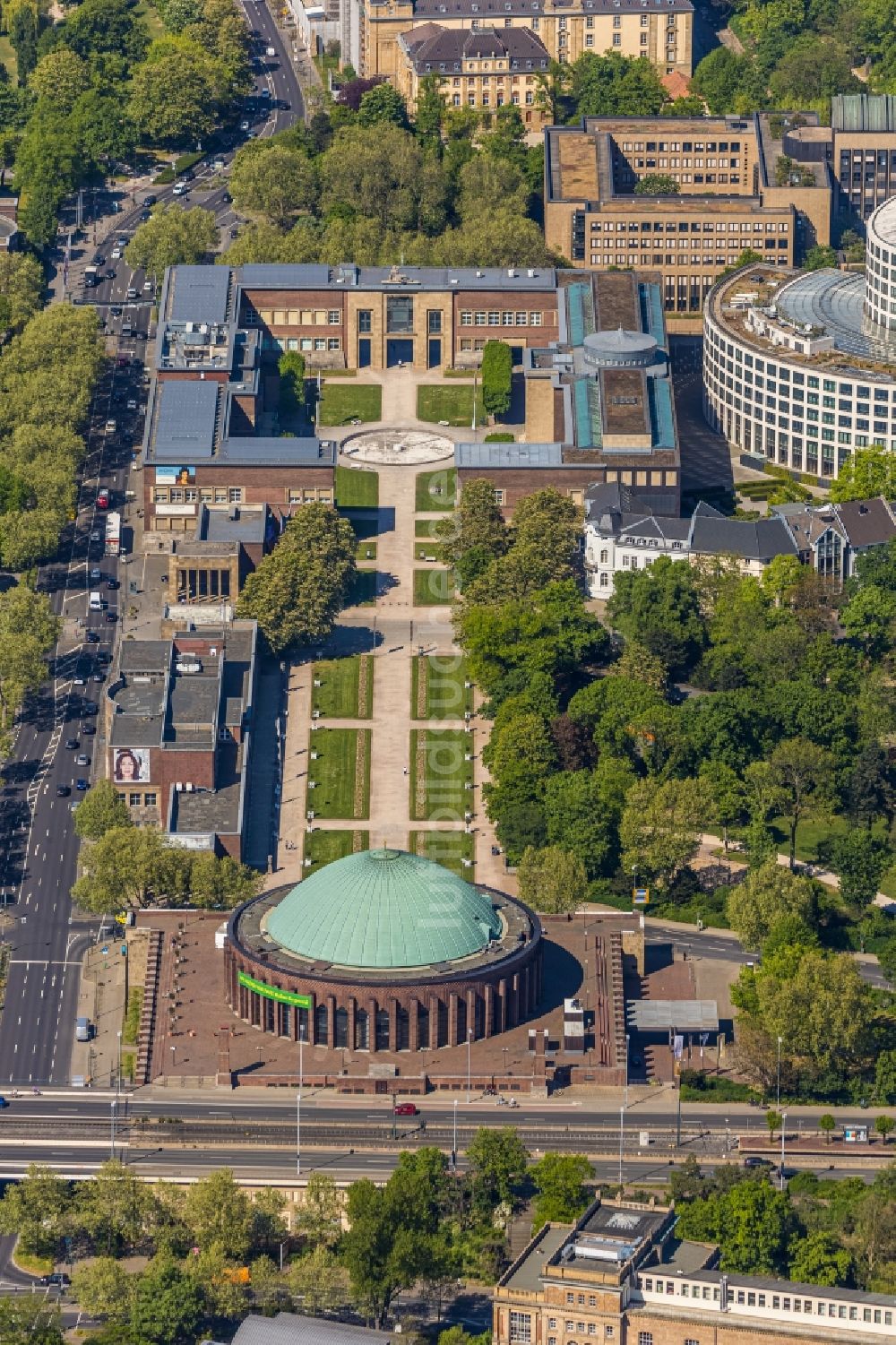 Düsseldorf aus der Vogelperspektive: Veranstaltungshalle Tonhalle und Kunstpalast in Düsseldorf im Bundesland Nordrhein-Westfalen, Deutschland