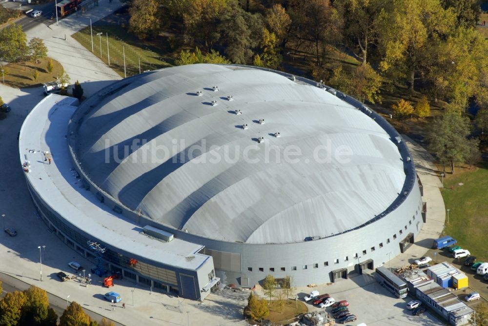 Braunschweig von oben - Veranstaltungshalle Volkswagen Halle in Braunschweig im Bundesland Niedersachsen, Deutschland