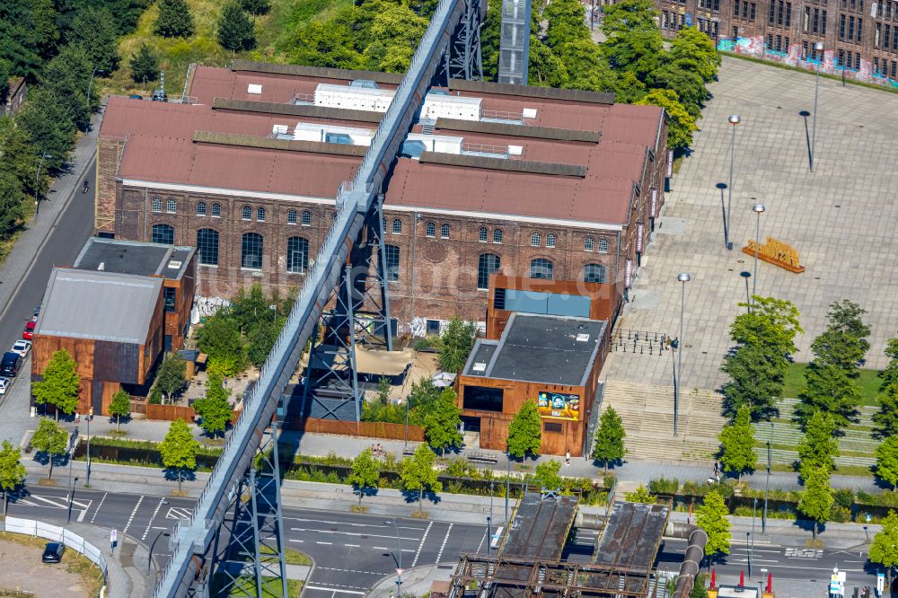 Dortmund von oben - Veranstaltungshalle der Warsteiner Music Hall mit Corona-Schnelltest- und Impfzentrum am Phoenixplatz in Dortmund im Bundesland Nordrhein-Westfalen, Deutschland