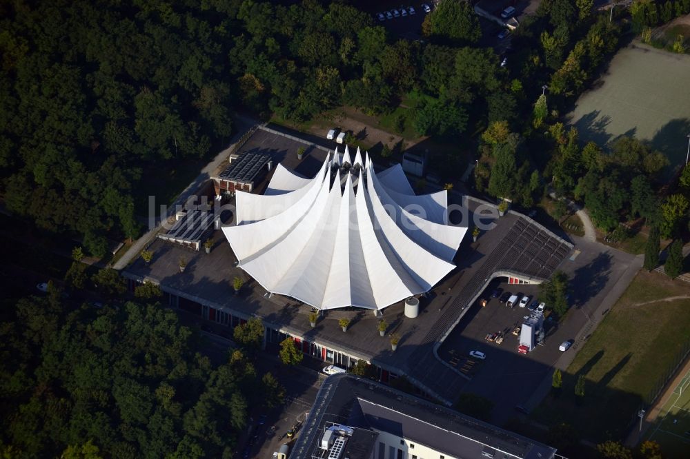 Berlin-Kreuzberg aus der Vogelperspektive: Veranstaltungsstätte Tempodrom in Berlin