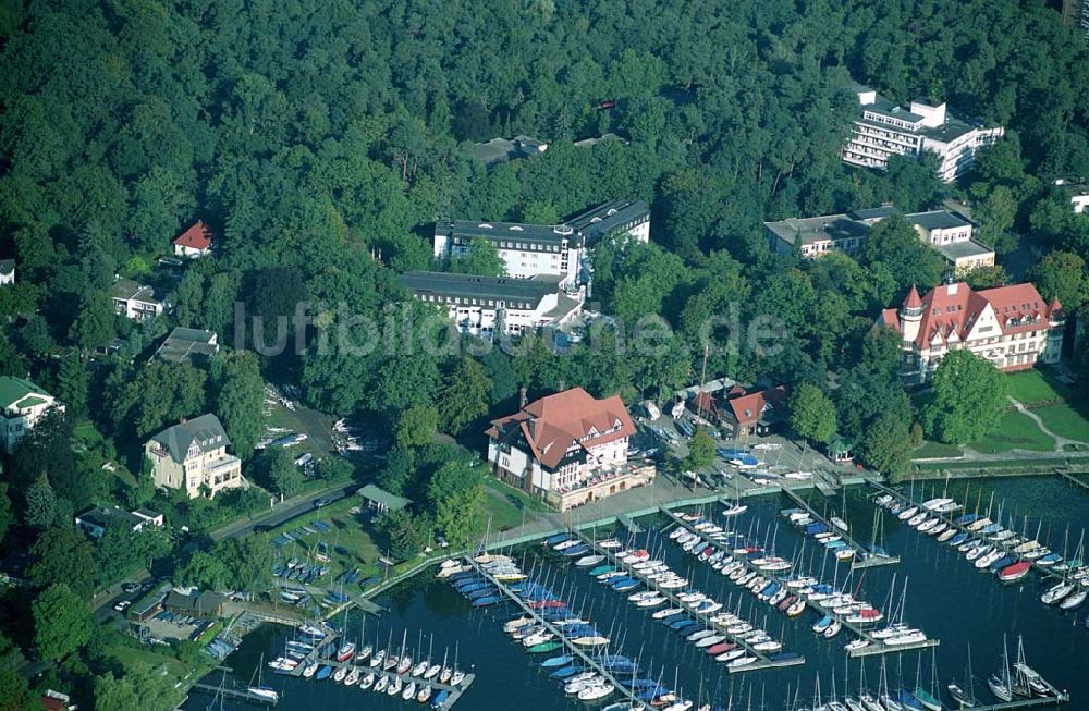 Berlin Zehlendorf aus der Vogelperspektive: ver.di Bildungs- und Begegnungszentrum Clara Sahlberg in Berlin Wannsee