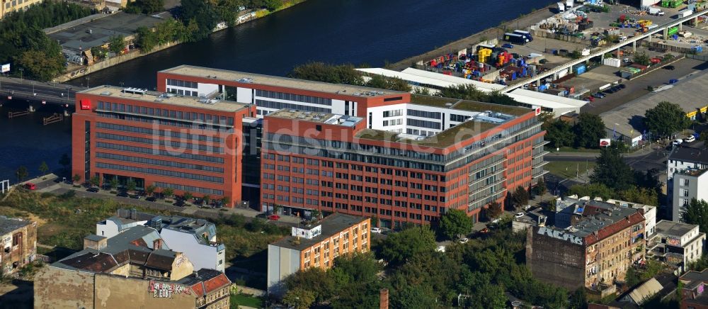 Berlin aus der Vogelperspektive: verdi Gewerkschafts- Zentrale am Spreeufer im Bezirk Friedrichshain-Kreuzberg in Berlin