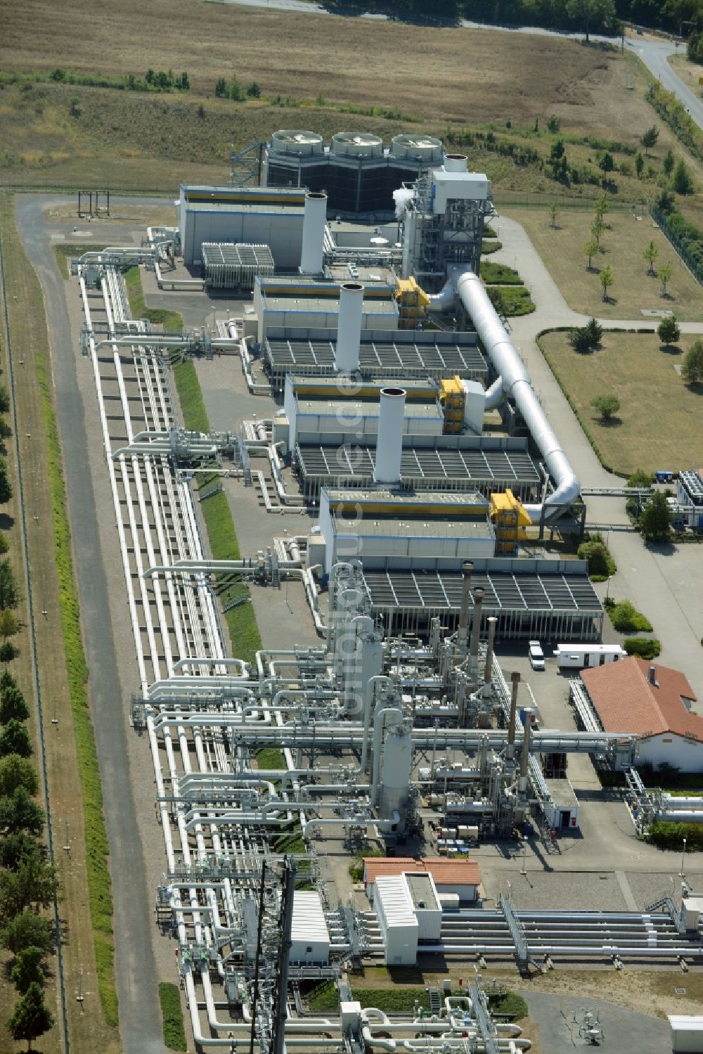 Mallnow von oben - Verdichterstadion und Pumpwerk für Erdgasder GASCADE Gastransport GmbH in Mallnow im Bundesland Brandenburg