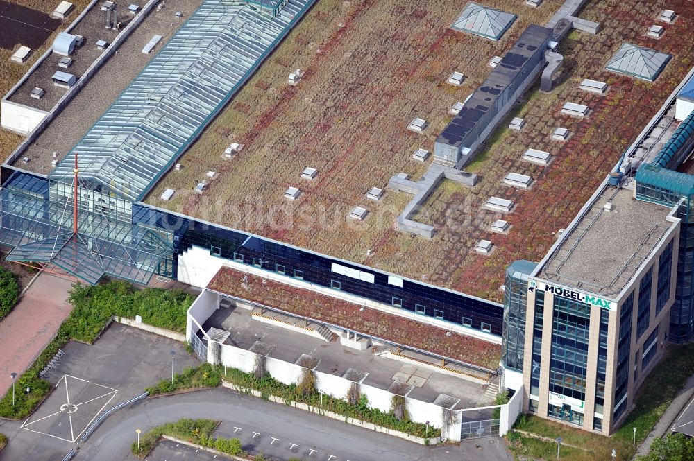 Berlin aus der Vogelperspektive: Verfallenes Kaufhaus in Berlin Hohenschönhausen