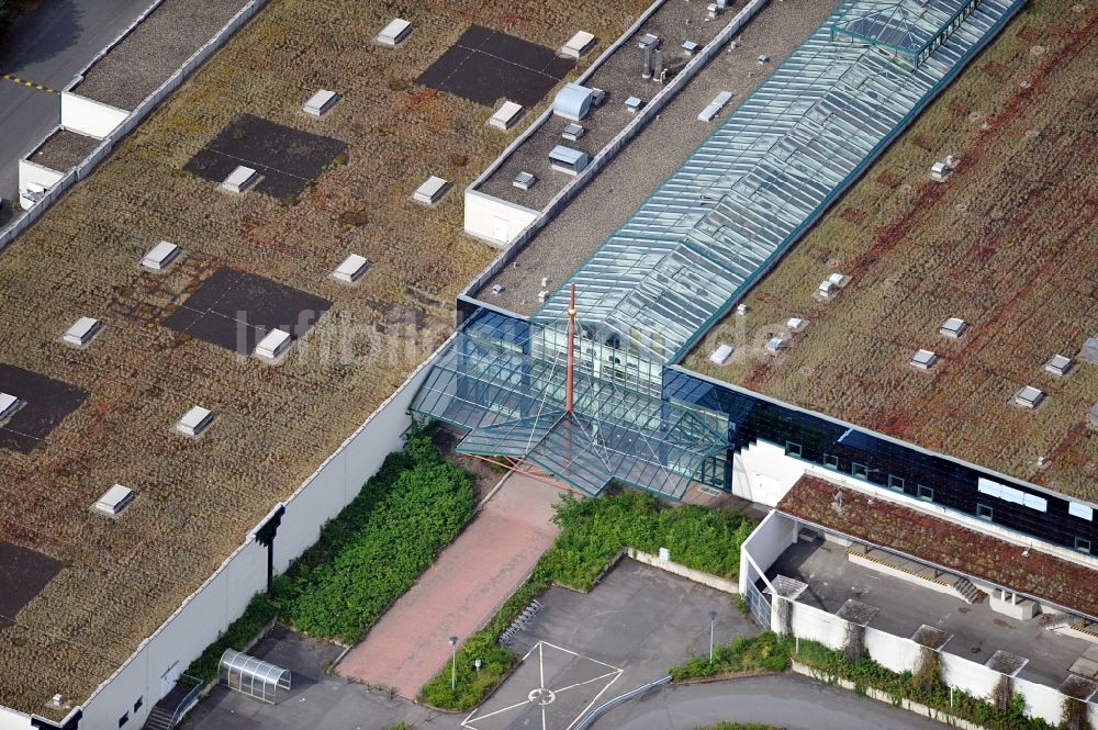 Luftbild Berlin - Verfallenes Kaufhaus in Berlin Hohenschönhausen