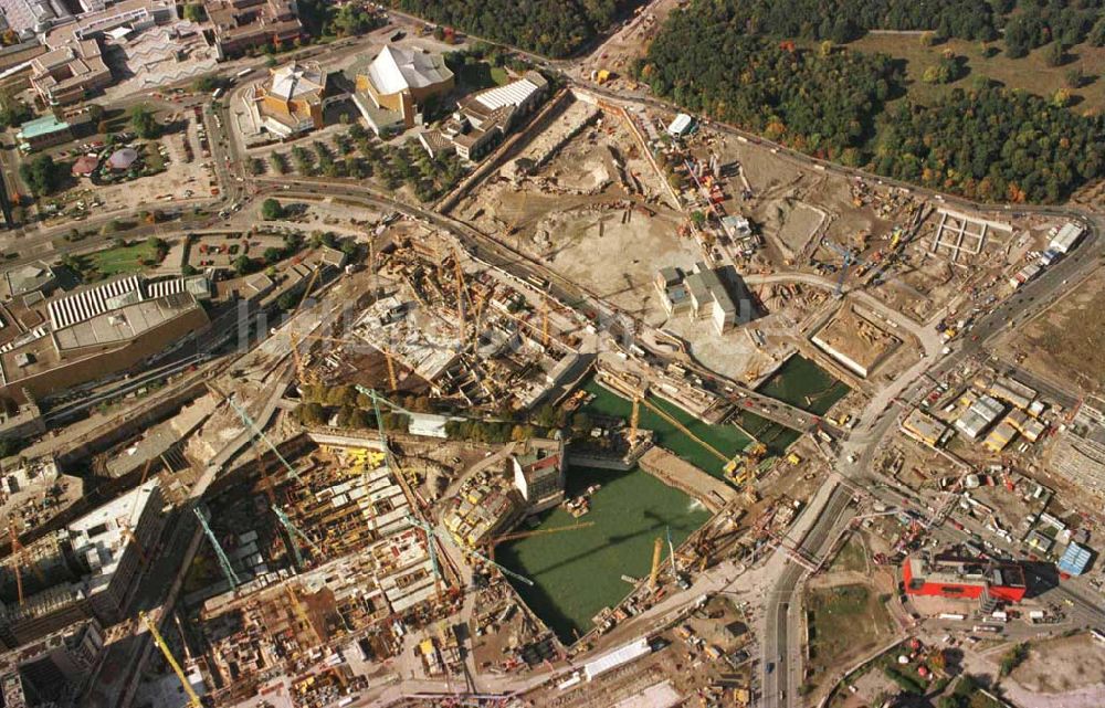 Berlin aus der Vogelperspektive: Veröffentlichung nur bei kompletter Bildautorenangabe und Belegexemplar an die Agentur !! Thema: Baustelle Potsdamer Platz