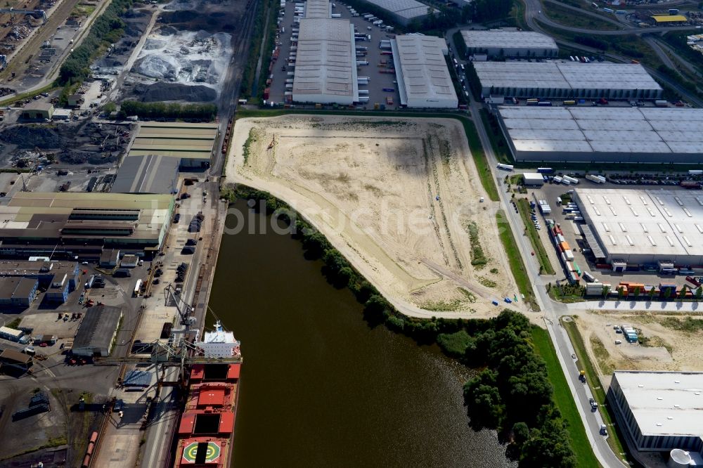 Hamburg von oben - Verfüllungsfläche Am Genter Ufer in Hamburg-Waltershof