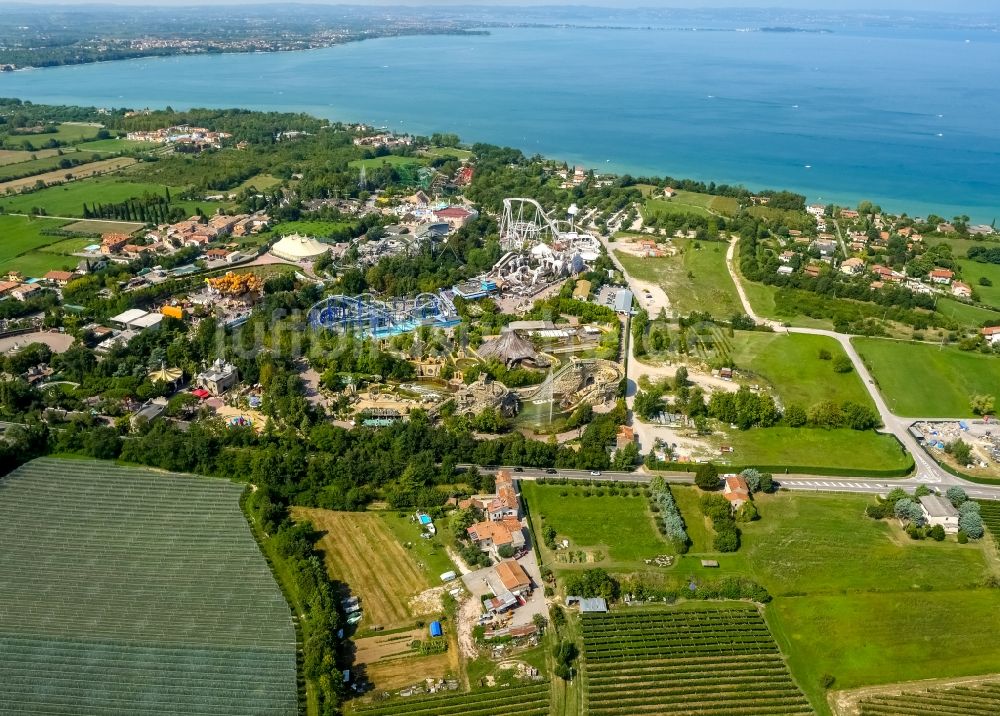 Luftbild Ronchi - Vergnügungspark Gardaland in Ronchi in Veneto, Italien