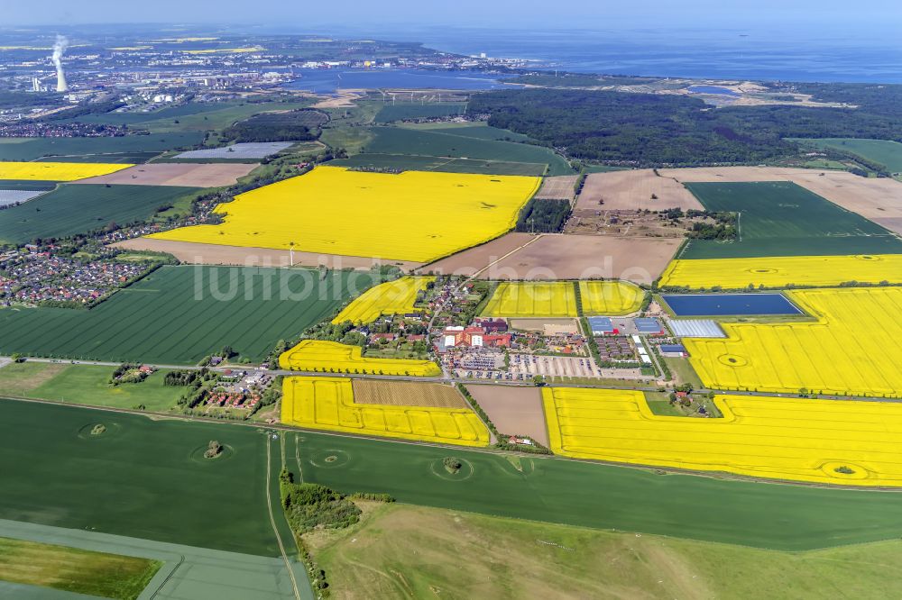 Rövershagen von oben - Vergnügungspark Karls Erlebnishof in Rövershagen im Bundesland Mecklenburg-Vorpommern, Deutschland