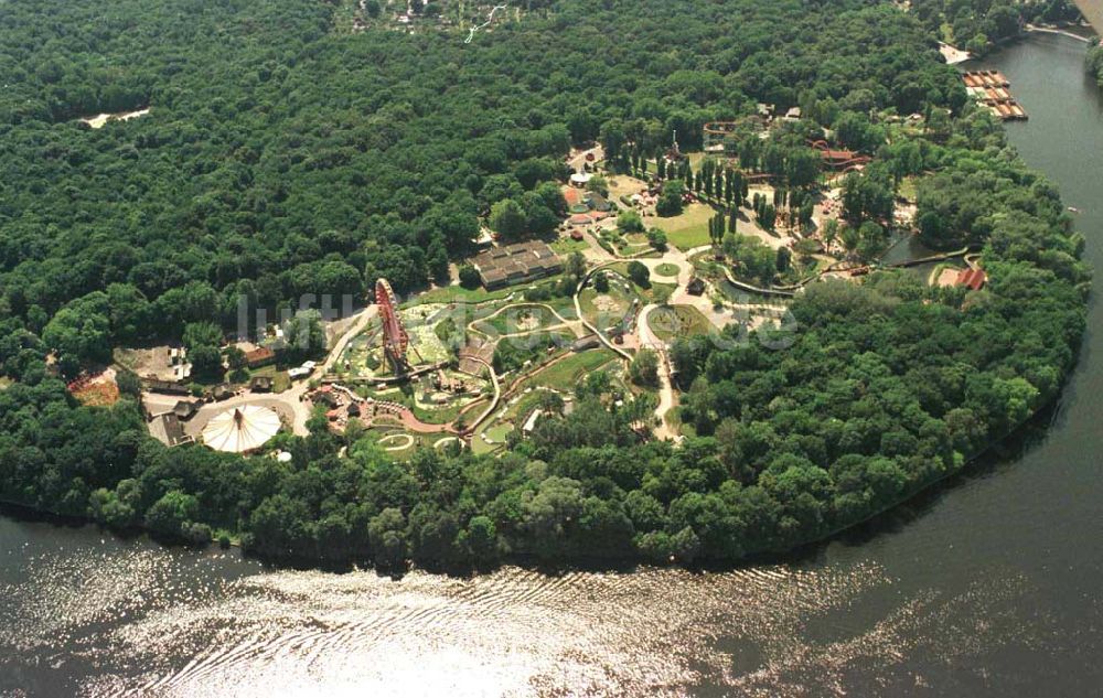 Berlin-Treptow von oben - Vergnügungspark am Plänterwald in Treptow.