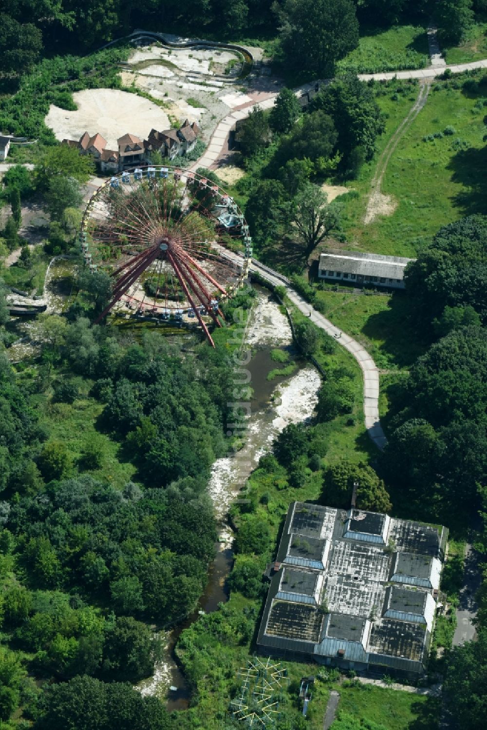 Berlin von oben - Vergnügungspark Spreepark im Stadtbezirk Berlin-Plänterwald