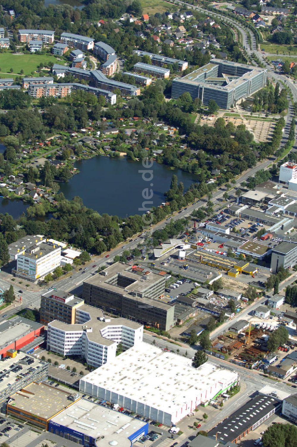 Luftbild Hamburg - Verkaufsfläche Am Stadtrand in Hamburg Wandsbek