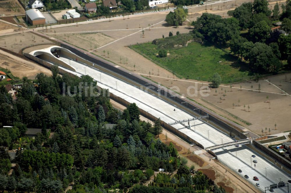 25.05.2008 aus der Vogelperspektive: Verkehr auf der neuen Stadtautobahn Berlin - Altglienicke Flughafen Schönefeld A113 n