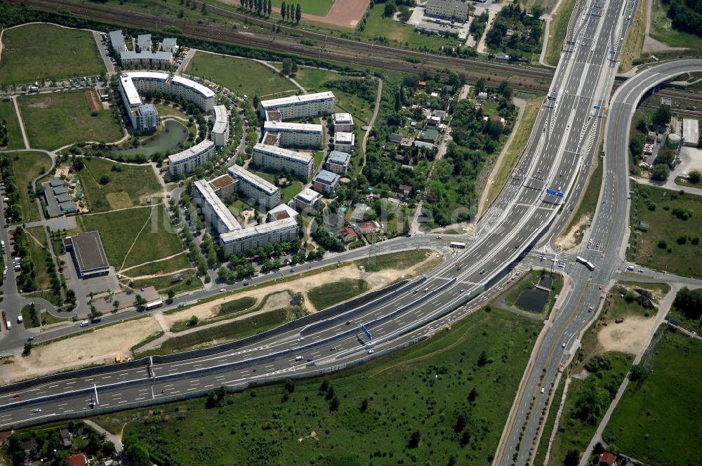 Luftaufnahme 25.05.2008 - Verkehr auf der neuen Stadtautobahn Berlin - Altglienicke Flughafen Schönefeld A113 n