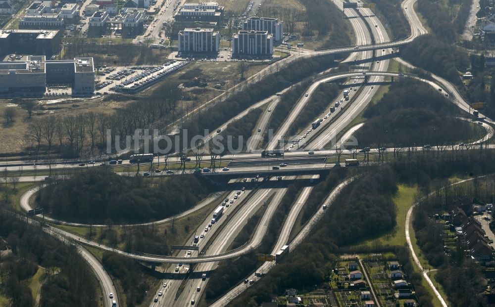 Luftaufnahme Dortmund - Wambel - Verkehrsführung der Autobahn- A40- Unterführung mit der Bundesstraße B1, Ruhrschnellweg, Westfalendamm, Tunneleingang B326 Richtung Süden in Dortmund - Wambel im Bundesland Nordrhein-Westfalen NRW