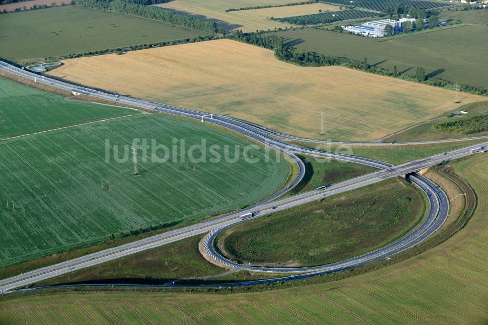 Luftaufnahme Oberröblingen - Verkehrsführung am Autobahnkreuz Autobahndreieck Südharz der BAB A38 und A71 in Oberröblingen im Bundesland Sachsen-Anhalt