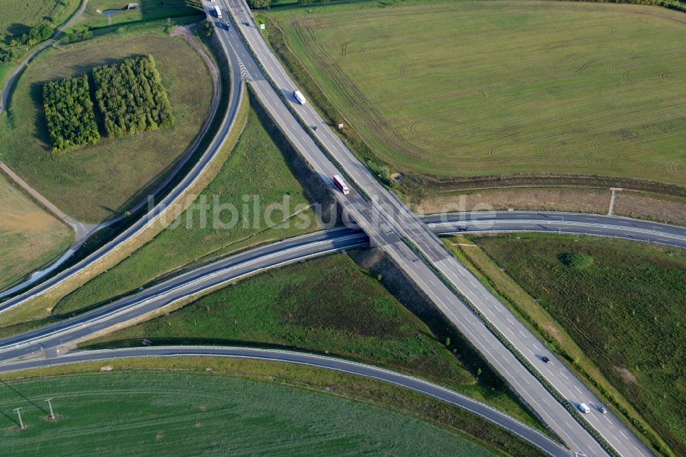 Luftbild Oberröblingen - Verkehrsführung am Autobahnkreuz Autobahndreieck Südharz der BAB A38 und A71 in Oberröblingen im Bundesland Sachsen-Anhalt