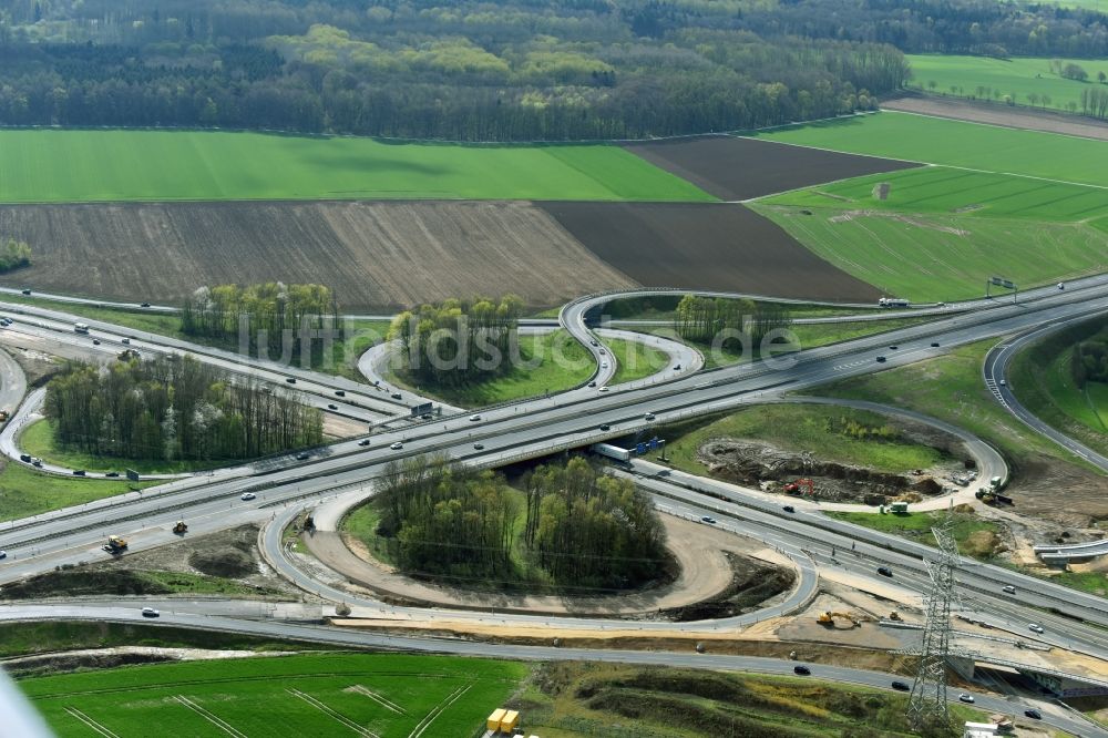 Luftaufnahme Aachen - Verkehrsführung am Autobahnkreuz der BAB A44 - A4 in Aachen im Bundesland Nordrhein-Westfalen