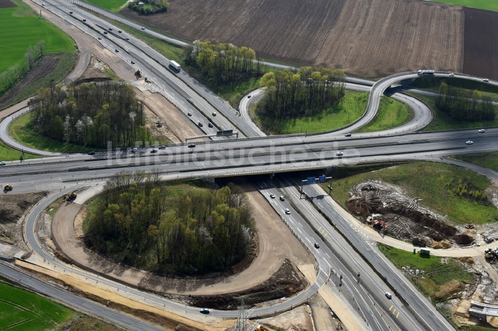 Aachen von oben - Verkehrsführung am Autobahnkreuz der BAB A44 - A4 in Aachen im Bundesland Nordrhein-Westfalen