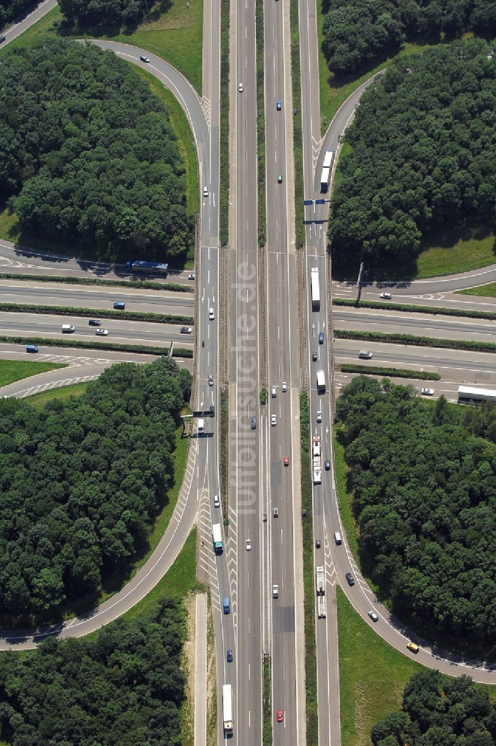 Köln aus der Vogelperspektive: Verkehrsführung am Autobahnkreuz der BAB A1 Autobahnkreuz Köln Nord in Köln im Bundesland Nordrhein-Westfalen, Deutschland