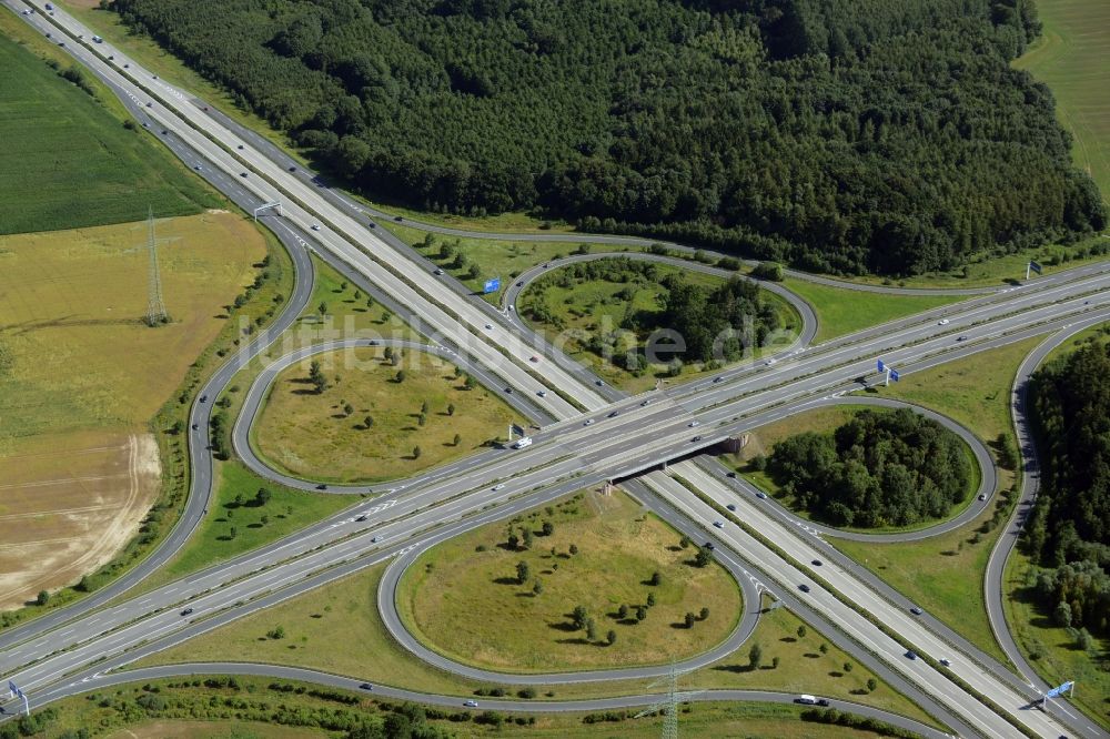 Kessin von oben - Verkehrsführung am Autobahnkreuz der BAB A19 und A20 - Autobahnkreuz Rostock in Kessin im Bundesland Mecklenburg-Vorpommern