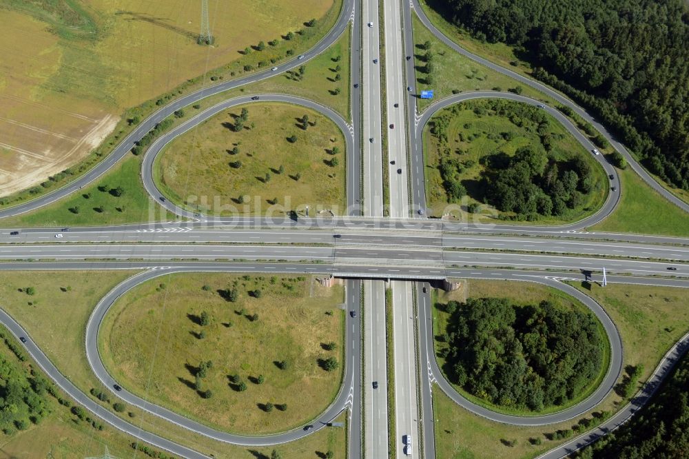 Luftaufnahme Kessin - Verkehrsführung am Autobahnkreuz der BAB A19 und A20 - Autobahnkreuz Rostock in Kessin im Bundesland Mecklenburg-Vorpommern