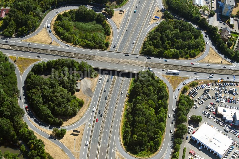 Braunschweig aus der Vogelperspektive: Verkehrsführung am Autobahnkreuz der BAB A39 - BAB A395 Kreuz Braunschweig Süd in Braunschweig im Bundesland Niedersachsen, Deutschland