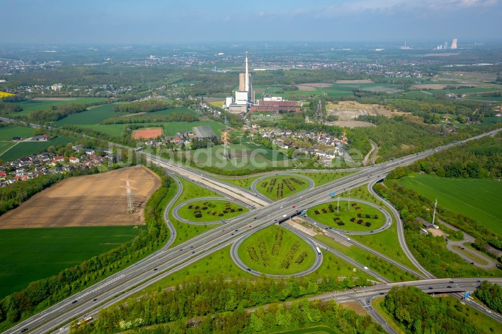 Luftaufnahme Dortmund - Verkehrsführung am Autobahnkreuz der BAB A42 - A45 Castroph-Rauxel-Ost in Dortmund im Bundesland Nordrhein-Westfalen