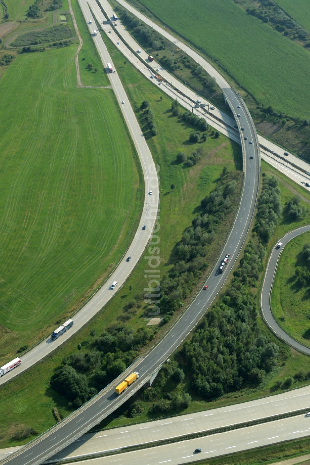 Chemnitz aus der Vogelperspektive: Verkehrsführung am Autobahnkreuz der BAB A4 und der A72 in Chemnitz im Bundesland Sachsen