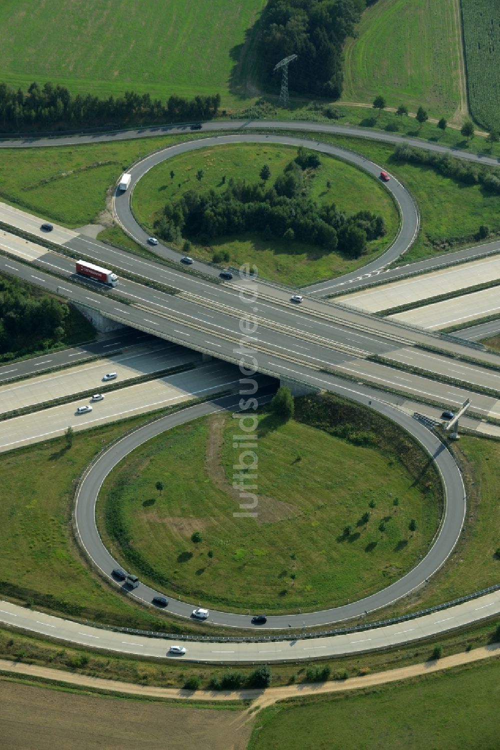 Luftaufnahme Chemnitz - Verkehrsführung am Autobahnkreuz der BAB A4 und der A72 in Chemnitz im Bundesland Sachsen